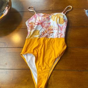 Cupshe bathing suit